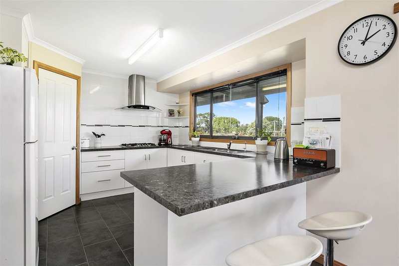 Photo - 52 Rose Hill Road, Mount Rowan VIC 3352 - Image 5