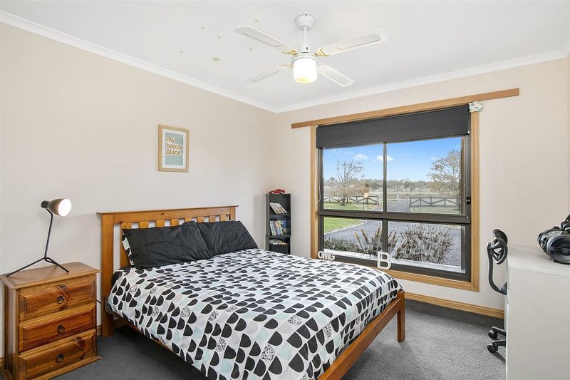 Photo - 52 Rose Hill Road, Mount Rowan VIC 3352 - Image 7