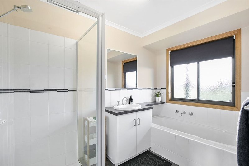 Photo - 52 Rose Hill Road, Mount Rowan VIC 3352 - Image 10