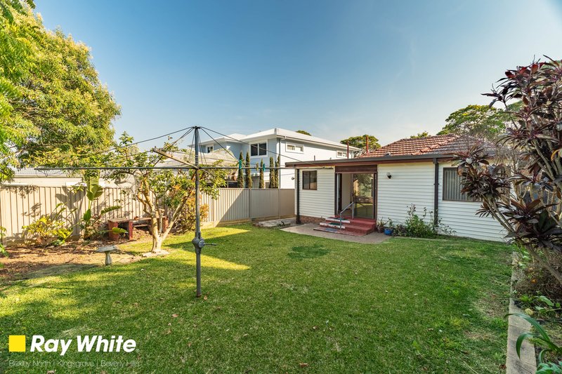 Photo - 52 Rosebank Avenue, Kingsgrove NSW 2208 - Image 12