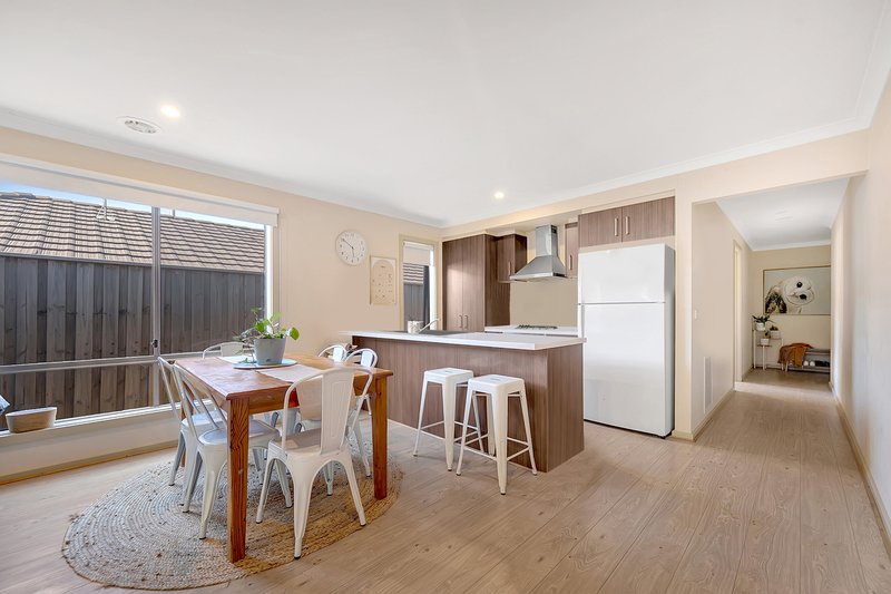 Photo - 52 Sackville Street, Mernda VIC 3754 - Image 3