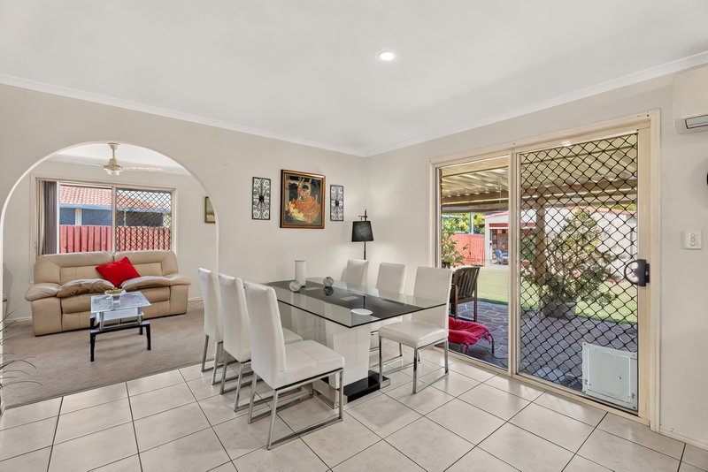 Photo - 52 Saint Joseph Drive, Urraween QLD 4655 - Image 7