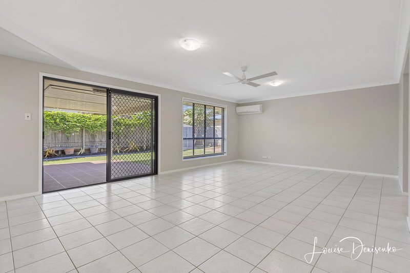 Photo - 52 Seaholly Crescent, Victoria Point QLD 4165 - Image 5