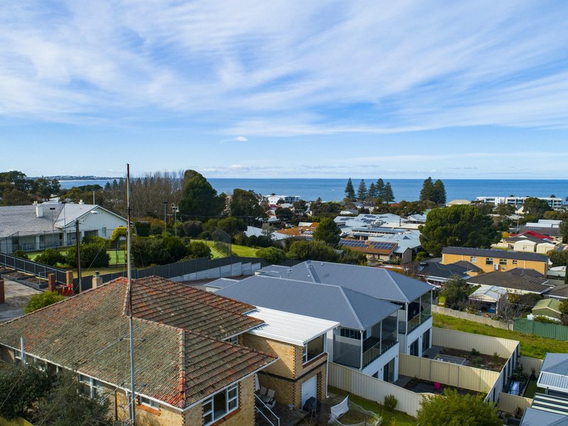 Photo - 52 Seaview Road, Victor Harbor SA 5211 - Image 2