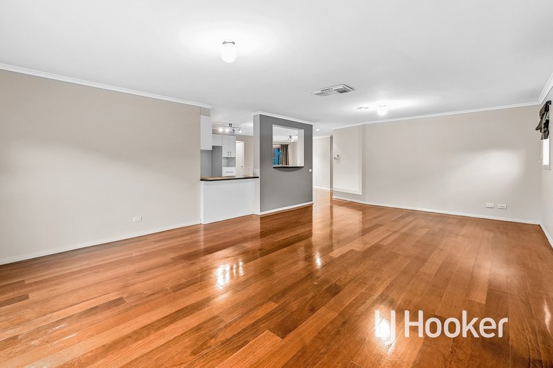 Photo - 52 Shearwater Drive, Pakenham VIC 3810 - Image 4