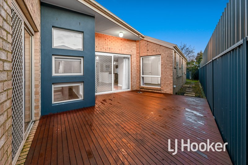 Photo - 52 Shearwater Drive, Pakenham VIC 3810 - Image 11