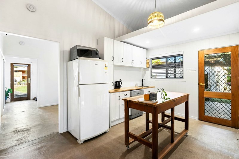 Photo - 52 Shellcot Street, Toogoom QLD 4655 - Image 9