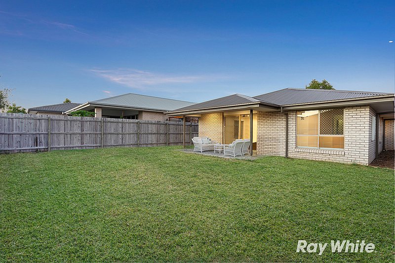 Photo - 52 Sienna Circuit, Yarrabilba QLD 4207 - Image 13