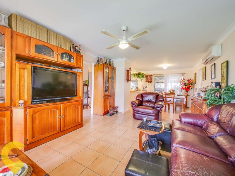 Photo - 52 Silkyoak Drive, Morayfield QLD 4506 - Image 5