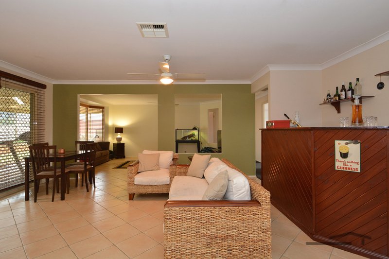 Photo - 52 Springvale Circuit, Cameron Park NSW 2285 - Image 6