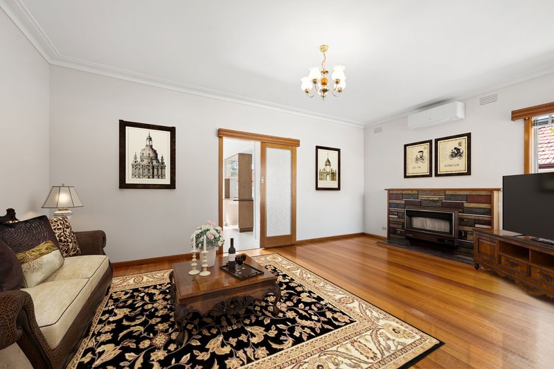 Photo - 52 Station Avenue, St Albans VIC 3021 - Image 3