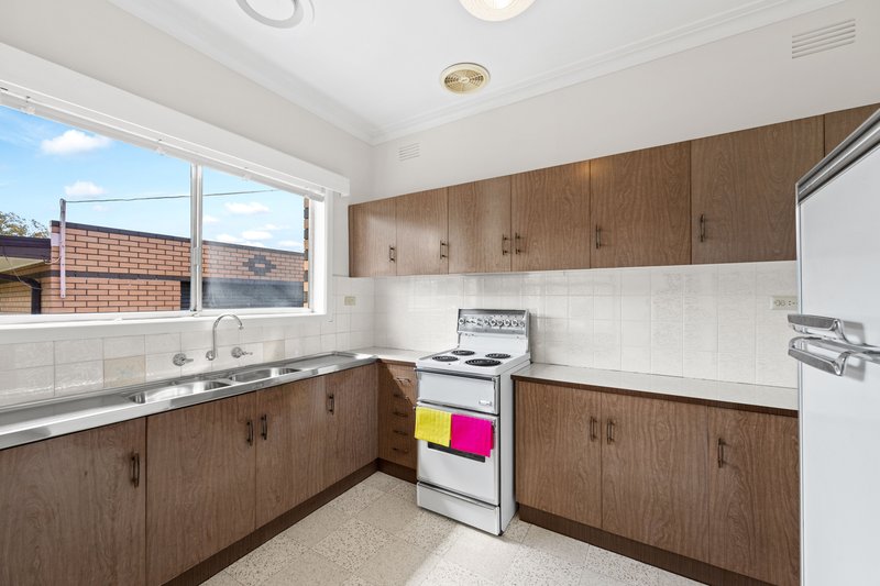 Photo - 52 Station Avenue, St Albans VIC 3021 - Image 6