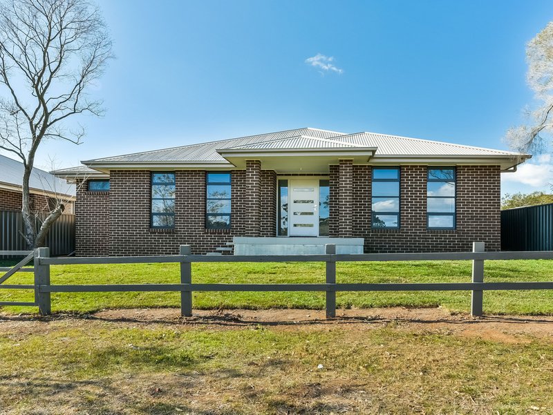 52 Struan Street, Tahmoor NSW 2573