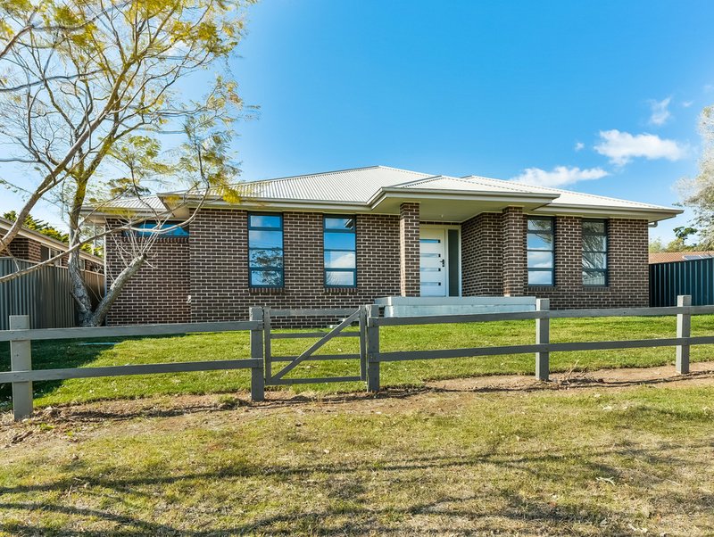 Photo - 52 Struan Street, Tahmoor NSW 2573 - Image 2