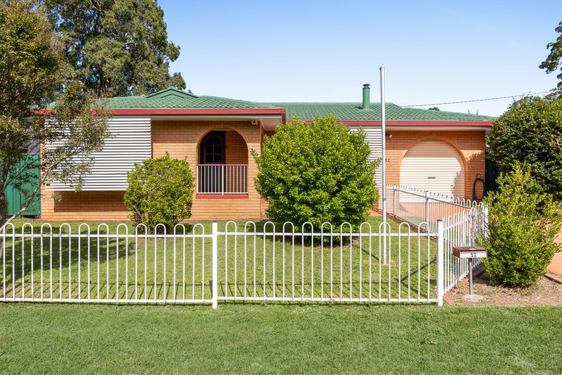 52 Stuart Street, Mount Lofty QLD 4350