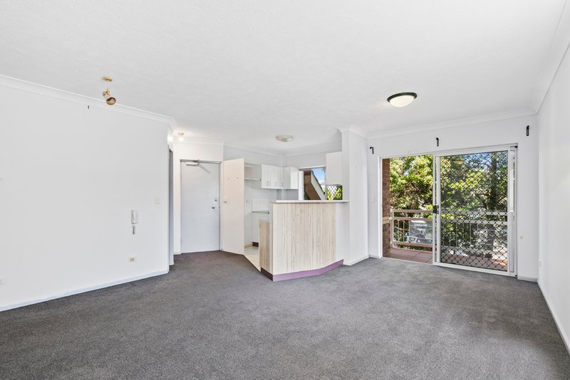 Photo - 5/2 Surrey Street, Nundah QLD 4012 - Image 3