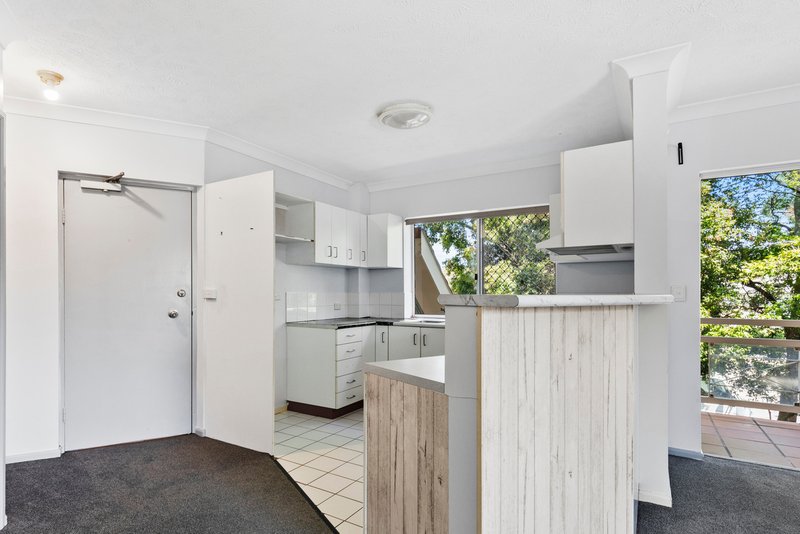 Photo - 5/2 Surrey Street, Nundah QLD 4012 - Image 4