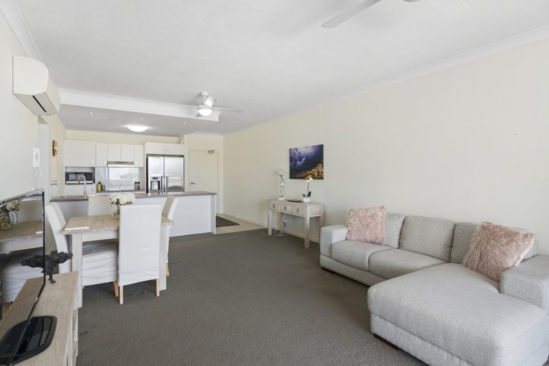 Photo - 5/2 Tallebudgera Drive, Palm Beach QLD 4221 - Image 1