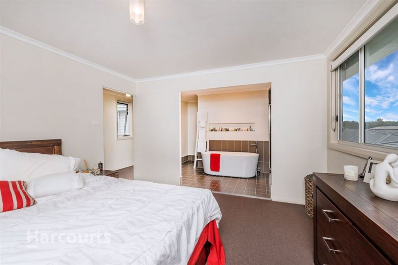 Photo - 52 Taradale Drive, Ropes Crossing NSW 2760 - Image 4