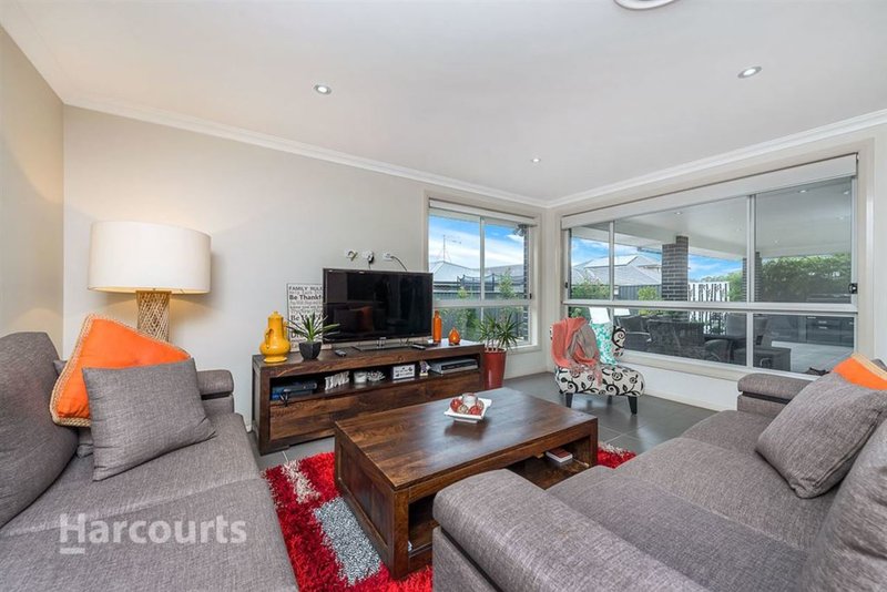 Photo - 52 Taradale Drive, Ropes Crossing NSW 2760 - Image 5