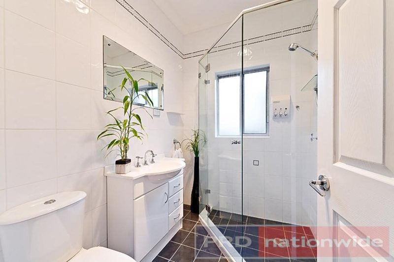 Photo - 52 Tompson Road, Revesby NSW 2212 - Image 3