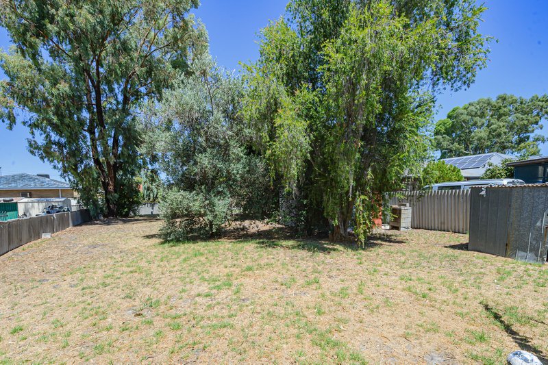 Photo - 52 Toodyay Road, Middle Swan WA 6056 - Image 15