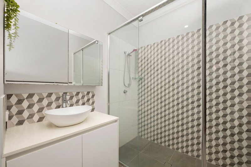 Photo - 52 Twelfth Avenue, Railway Estate QLD 4810 - Image 9