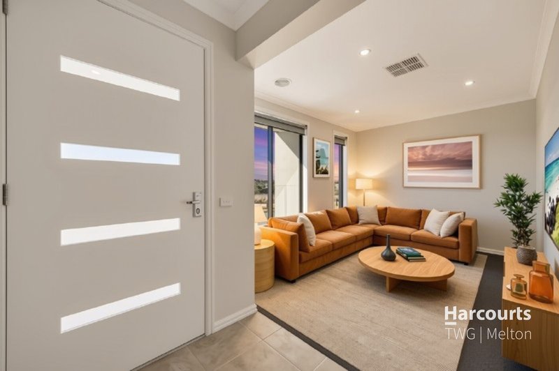 Photo - 52 Uplands Crescent, Melton South VIC 3338 - Image 2