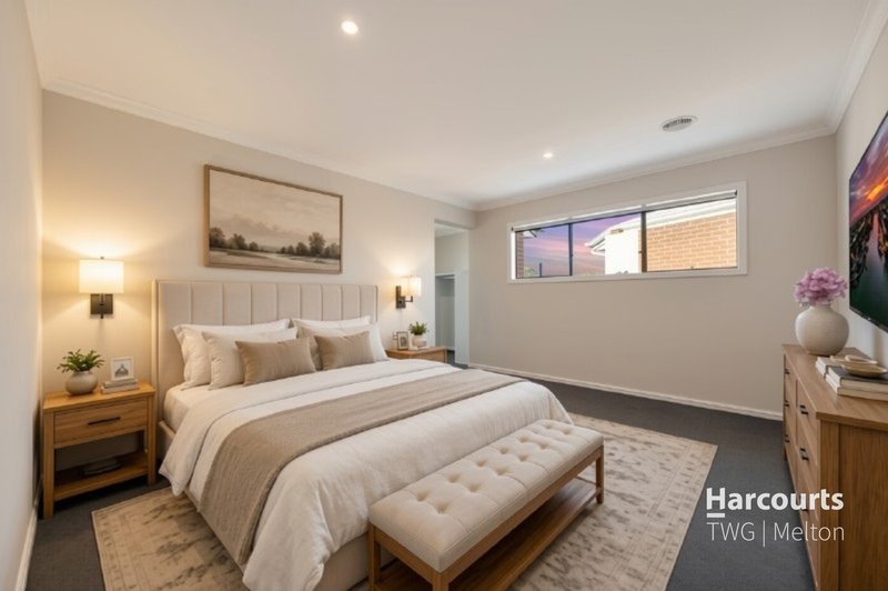 Photo - 52 Uplands Crescent, Melton South VIC 3338 - Image 3