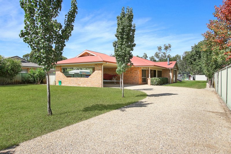 Photo - 52 Victoria Street, Howlong NSW 2643 - Image 2