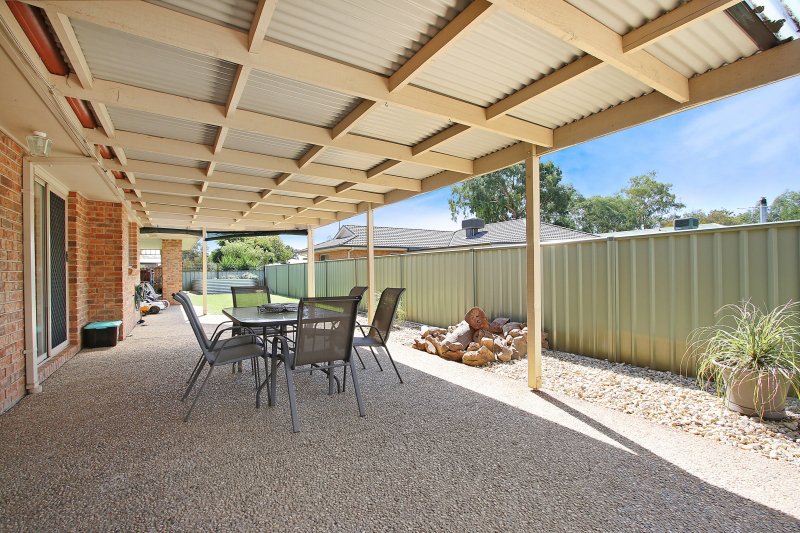 Photo - 52 Victoria Street, Howlong NSW 2643 - Image 5