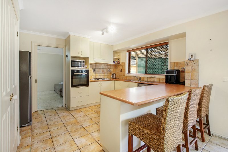 Photo - 52 Victoria Street, Howlong NSW 2643 - Image 6