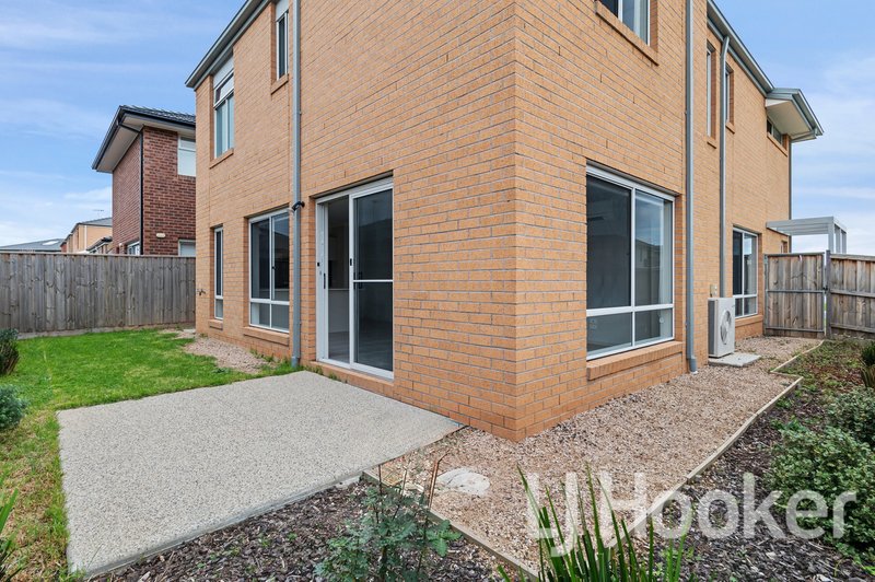 Photo - 52 Waldorf Avenue, Point Cook VIC 3030 - Image 11