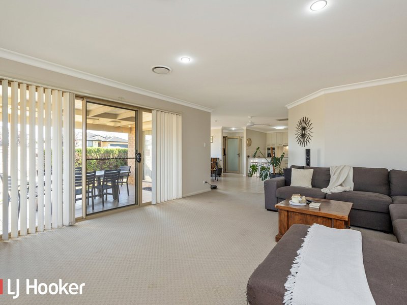 Photo - 52 Warwick Road, Hillvue NSW 2340 - Image 4