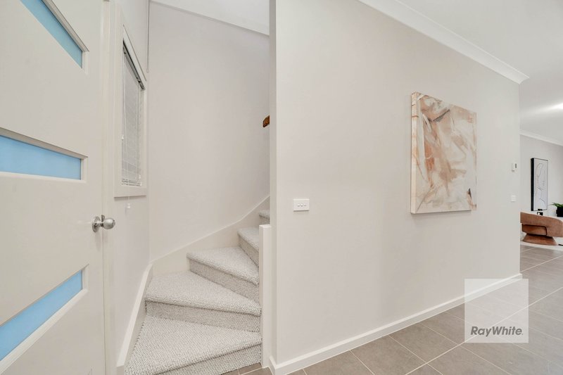 Photo - 5/2 Westbury Parkway, Roxburgh Park VIC 3064 - Image 3