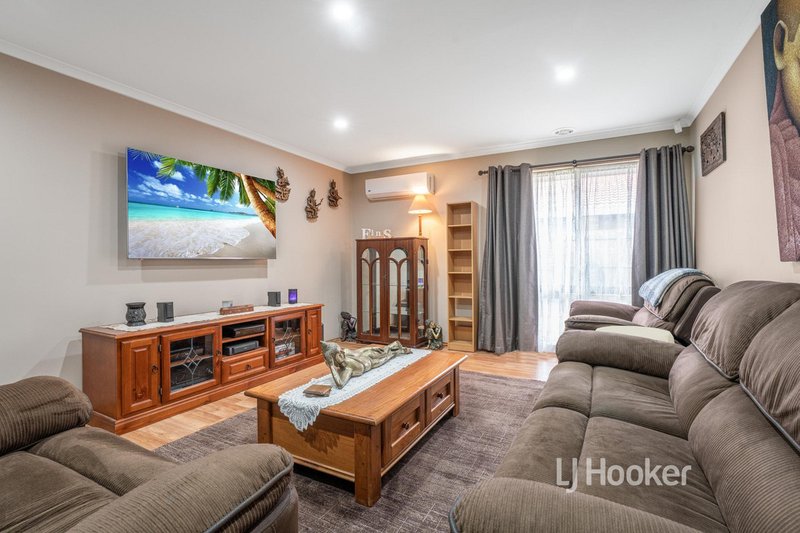 Photo - 52 Westleigh Drive, Werribee VIC 3030 - Image 5