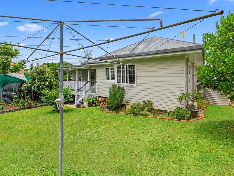 Photo - 52 Wilbur Street, Holland Park QLD 4121 - Image 6