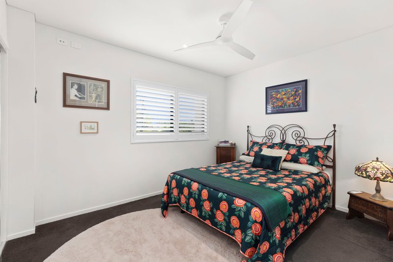 Photo - 5/2 Woolley Street, Indooroopilly QLD 4068 - Image 4