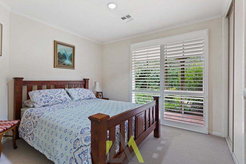 Photo - 52 Yarralumla Drive, Langwarrin VIC 3910 - Image 14