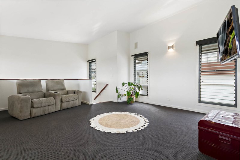 Photo - 52 Zeehan Street, Wavell Heights QLD 4012 - Image 9