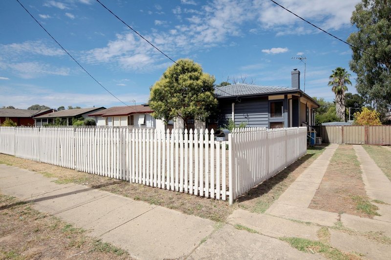 52 Ziegler Avenue, Kooringal NSW 2650