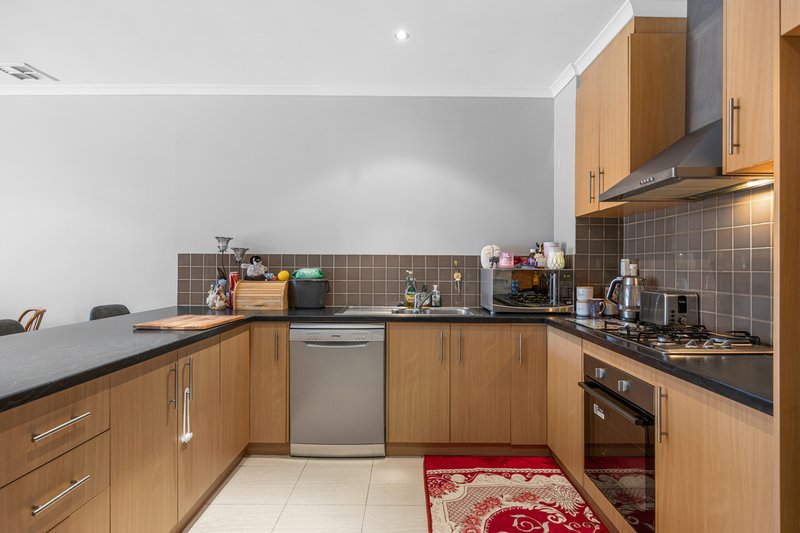 Photo - 5/20 Falcon Drive, Invermay Park VIC 3350 - Image 2