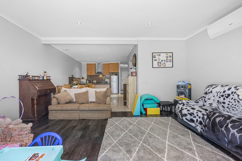 Photo - 5/20 Falcon Drive, Invermay Park VIC 3350 - Image 6