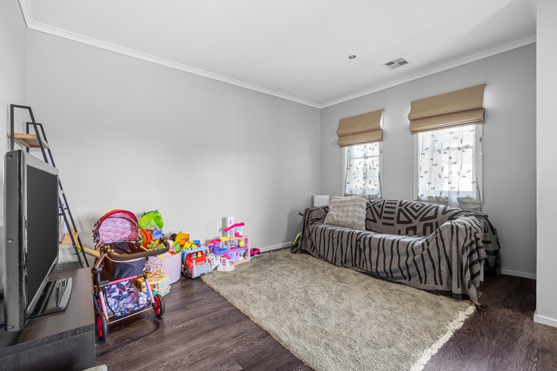 Photo - 5/20 Falcon Drive, Invermay Park VIC 3350 - Image 7