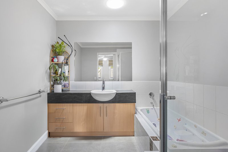 Photo - 5/20 Falcon Drive, Invermay Park VIC 3350 - Image 15