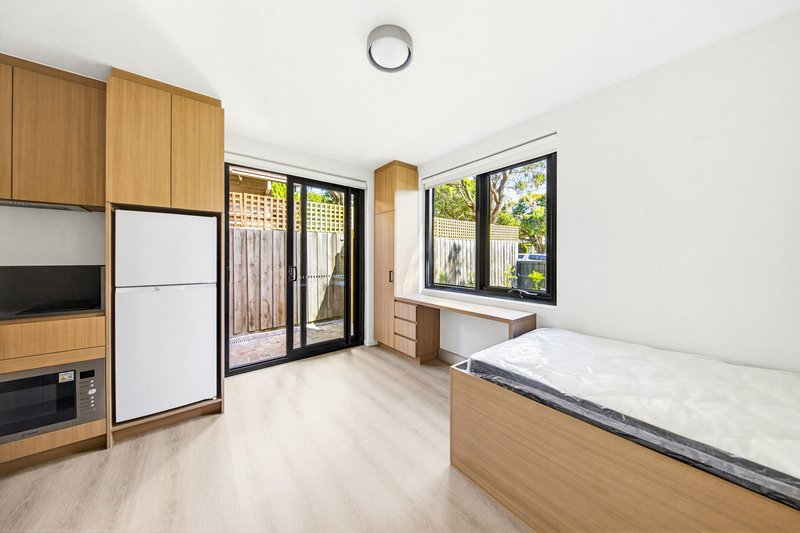 Photo - 5/20 Pine Street, Hawthorn VIC 3122 - Image 4