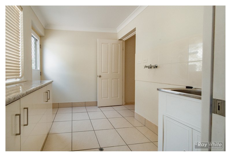 Photo - 5/200 Denham Street, Allenstown QLD 4700 - Image 6