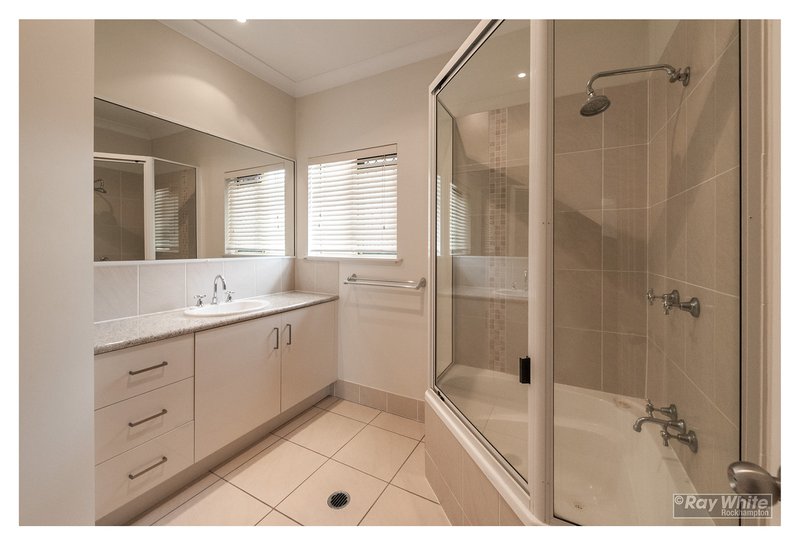 Photo - 5/200 Denham Street, Allenstown QLD 4700 - Image 13