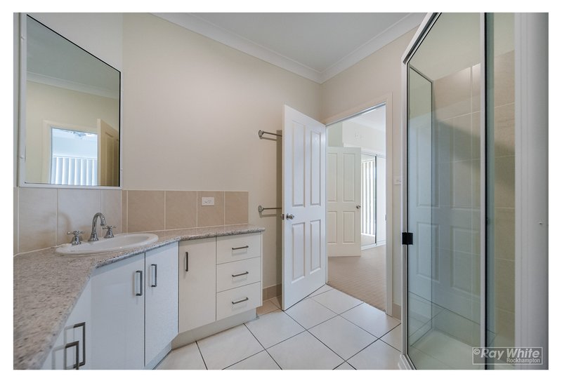 Photo - 5/200 Denham Street, Allenstown QLD 4700 - Image 16