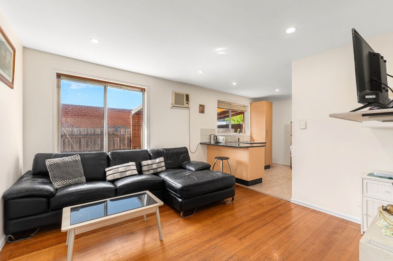 Photo - 5/202 Station Street, Thomastown VIC 3074 - Image 3